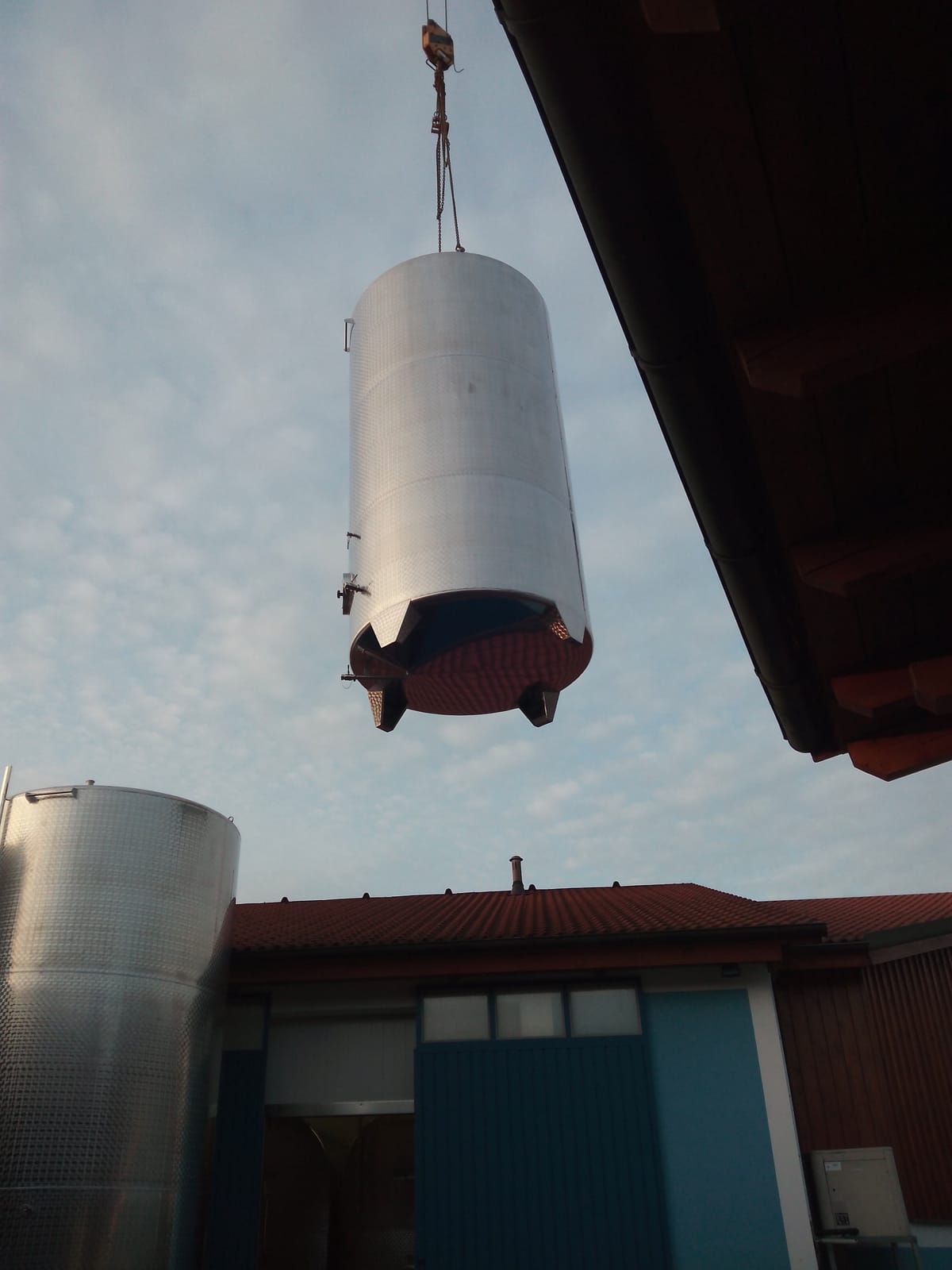 Tanklieferung per Kran